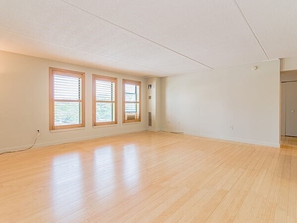 Foto del edificio - 137 Peterborough St