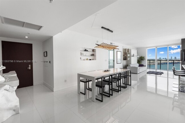 Building Photo - 325 S Biscayne Blvd