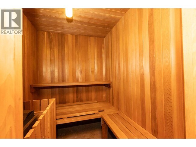 Building Photo - 1381 CAMBRIDGE Rd