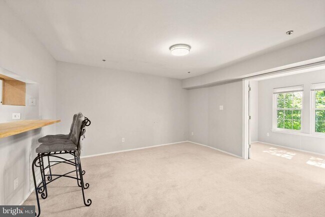 Foto del edificio - 3313 Wyndham Cir