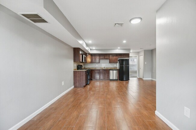 Foto del edificio - 3416-3422 N Sydenham St