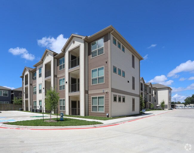 Foto del edificio - Hollister Oaks