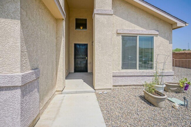 Foto del edificio - 2045 N Ensenada Cir SE