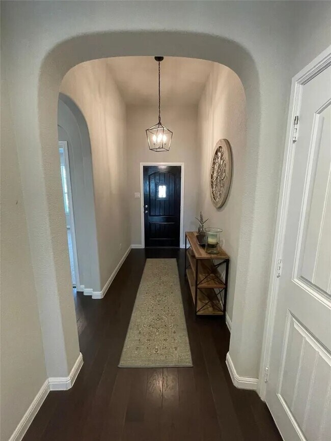 Entryway! - 1904 Cardinal Way