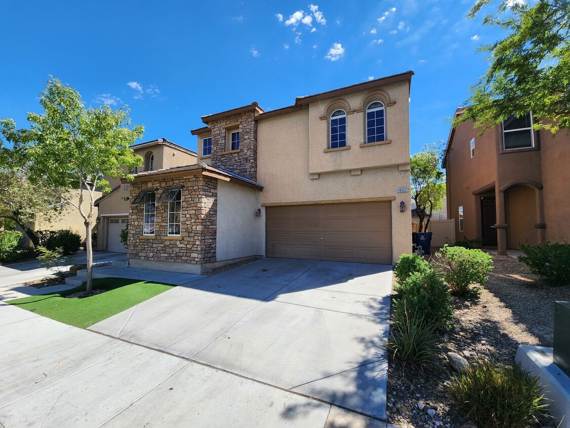 Primary Photo - Stunning 4 Bed 3 Bath 2 Story Home with Loft