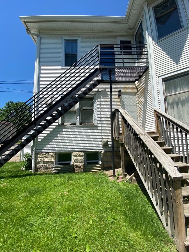 Building Photo - 2602 6th Ave