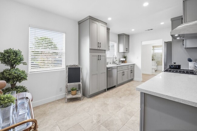 Building Photo - Showing Times: to schedule a viewing, please contact us