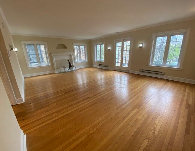 Foto del edificio - 2029 W Jarvis Ave