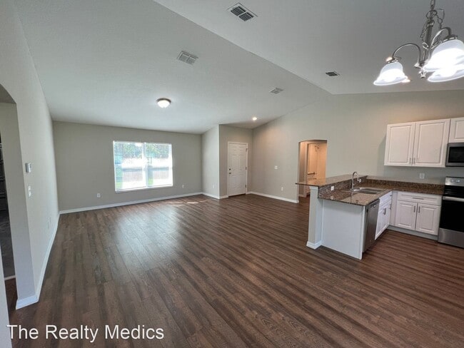 Building Photo - 3 br, 2 bath House - 3627 SE 134th PL