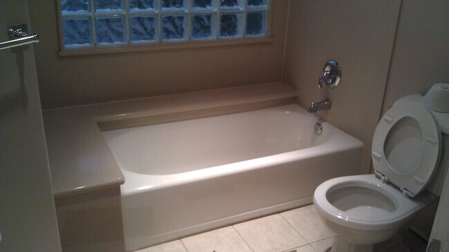 Building Photo - 4863 Rubidoux Ave