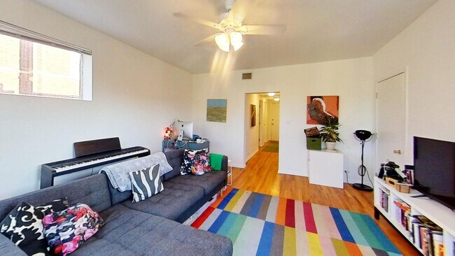 Foto del edificio - 1439 W Balmoral Ave