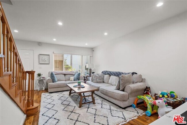 Foto del edificio - 6252 Morse Ave