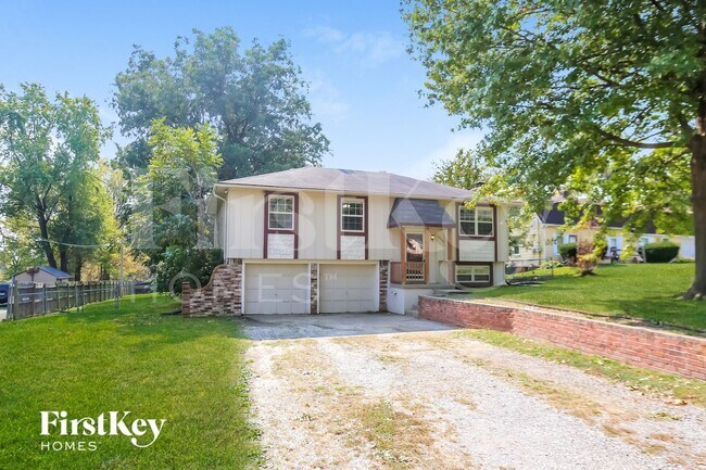 Building Photo - 16005 E Cogan Ln