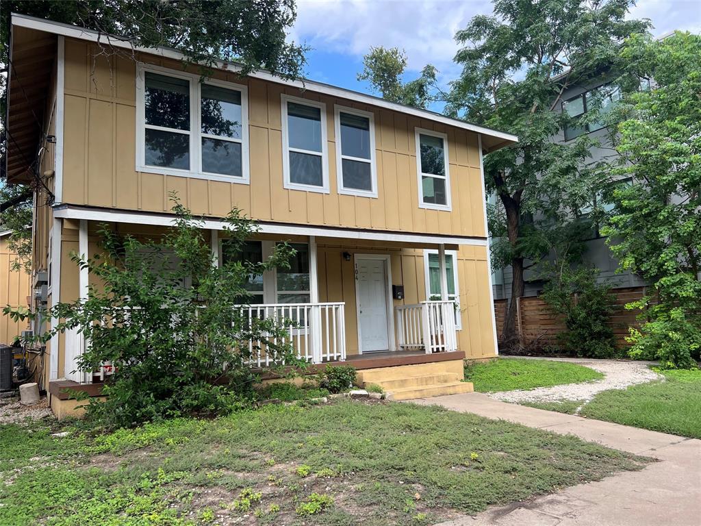 Foto principal - 204 E 30th St