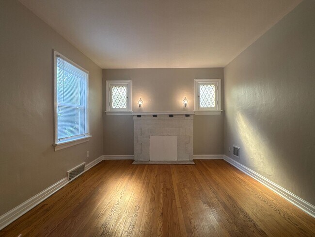 Foto del edificio - Updated 3 Bed 1 Bath w/Large Yard