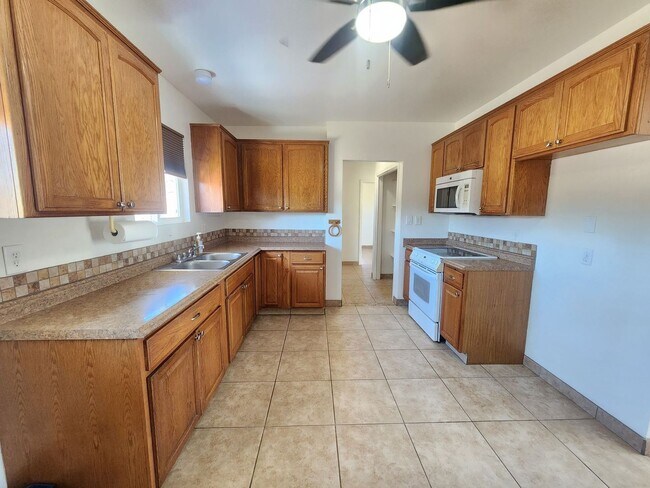 Foto del edificio - Beautiful 2 Bedroom on 2 1/2 Acres