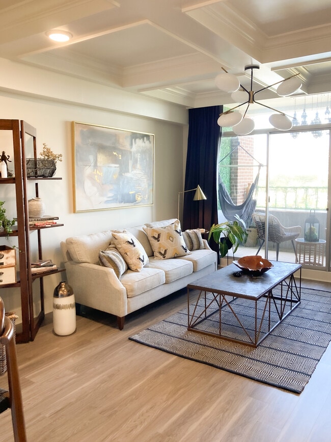 Building Photo - 14 Lockwood Dr