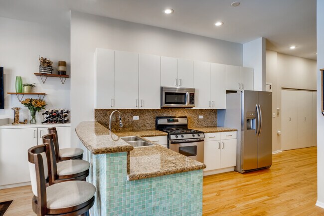 Foto del edificio - 324 N Jefferson St