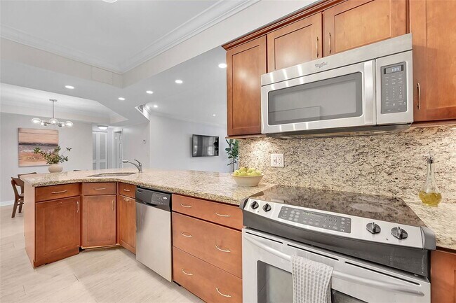 Photo - 615 NE 12th Ave Apartment