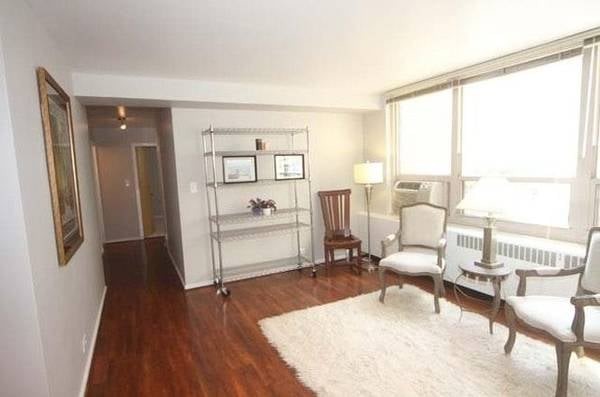 Primary Photo - 3950 N Lake Shore Dr