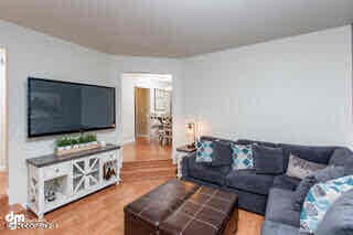 Foto del edificio - 8933 Lakehurst Dr