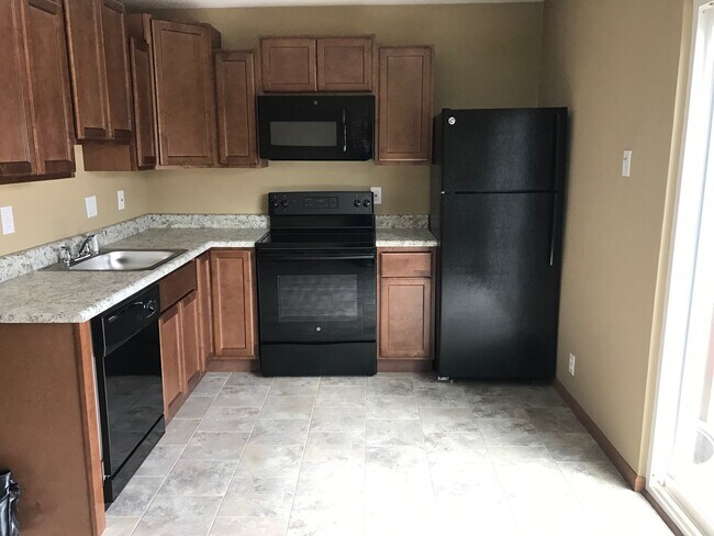 Building Photo - 304 Biggs Dr