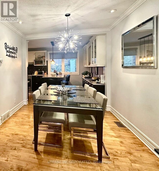 Photo du bâtiment - 2506 Autumn Hill Crescent