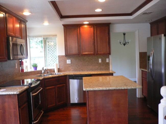 Building Photo - 1485 Deerfield Cir