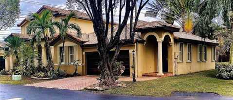Foto del edificio - 4883 NW 109th Path