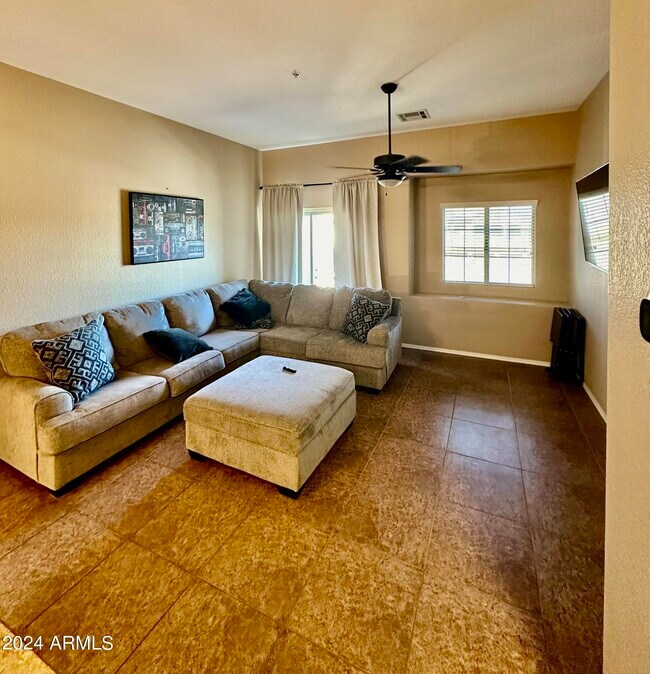 Foto del edificio - 462 N 168th Ln