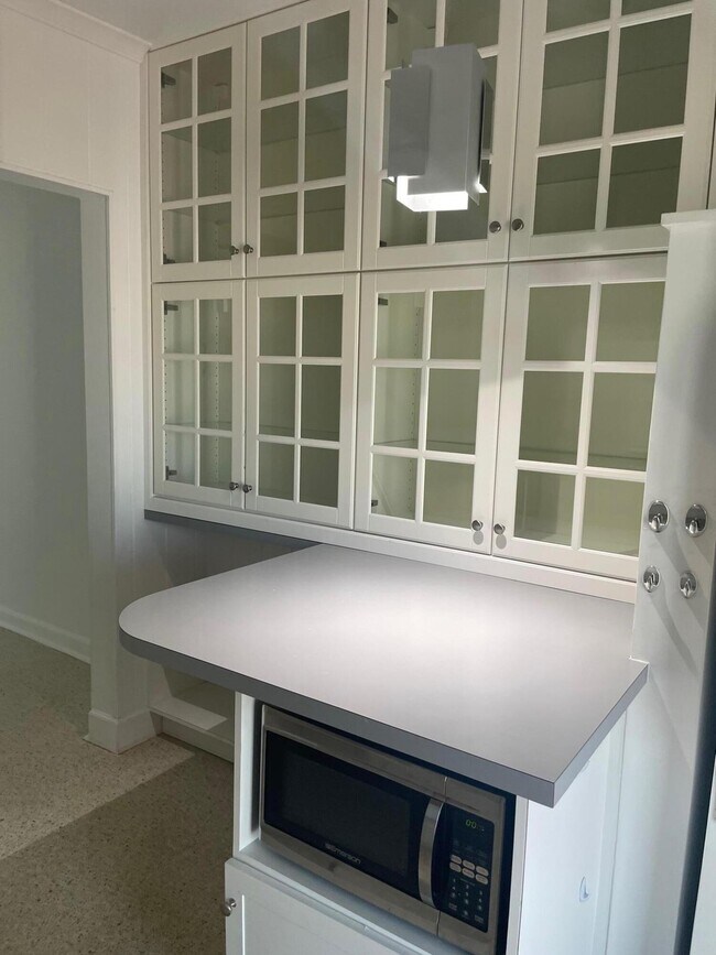 Foto del edificio - 1176 Cabana Rd