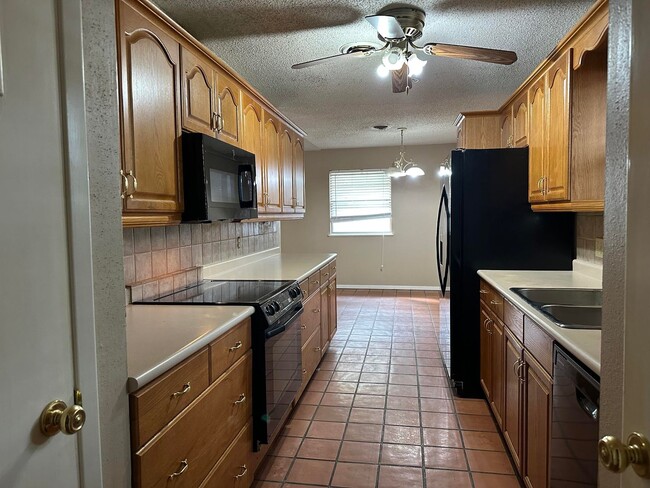 Building Photo - 1206 Pembrook Dr