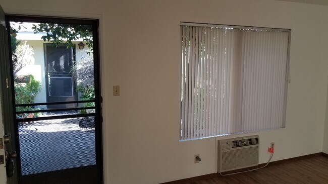 Building Photo - 3132 Quartz Ln