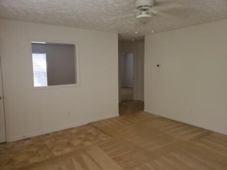 Building Photo - 2 Bedroom, 1 bath apartment Upstairs - A  ...