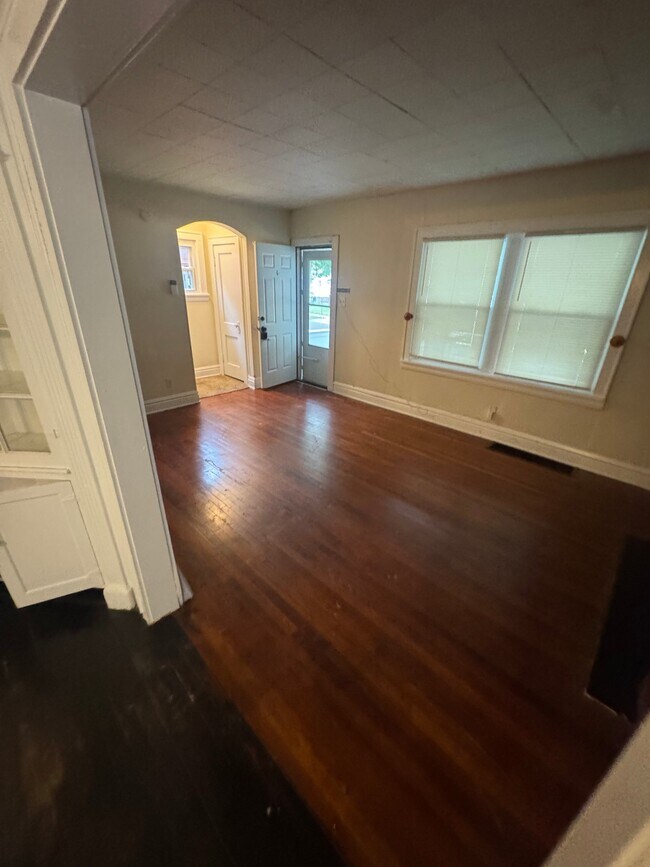 Building Photo - 431 Noah Ave