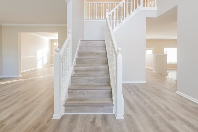 Building Photo - 177 Edison Dr