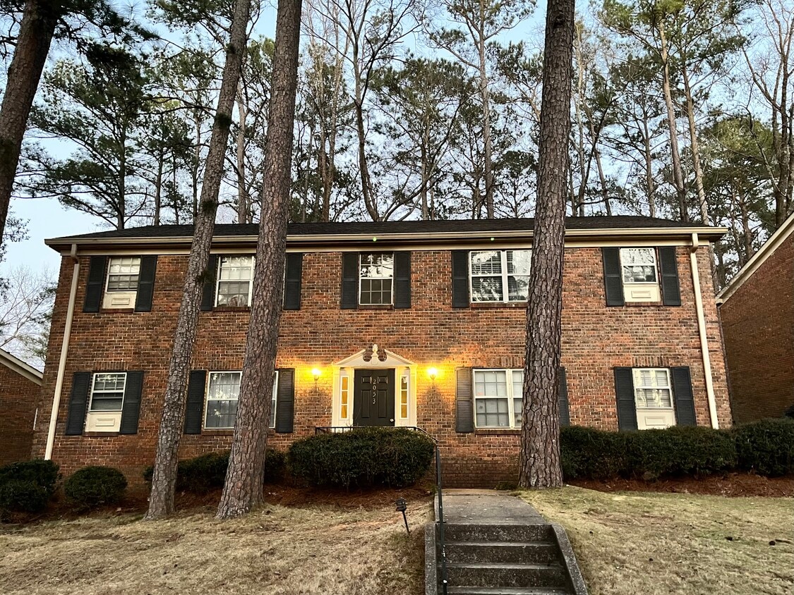 2053 Montreat Cir Unit D, Vestavia Hills, AL 35216 Condo for Rent in Vestavia Hills, AL