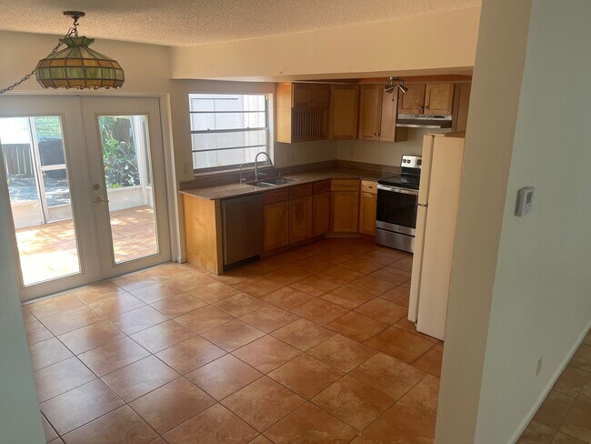 Photo - 15304 Morning Dr Townhome