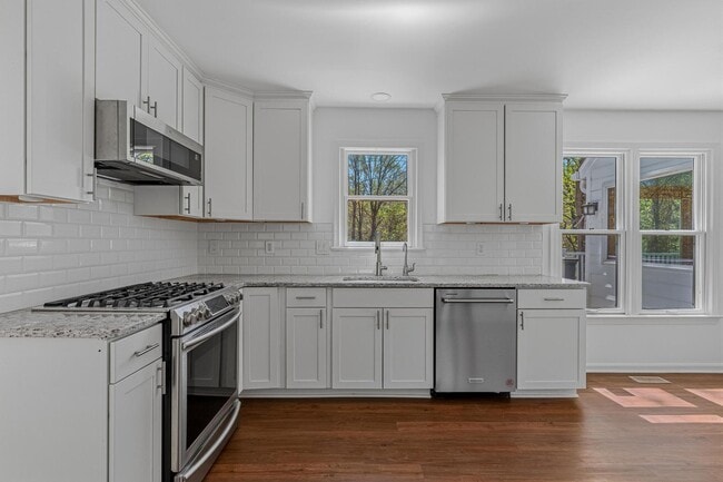 Photo - 1646 Stowe Rd House