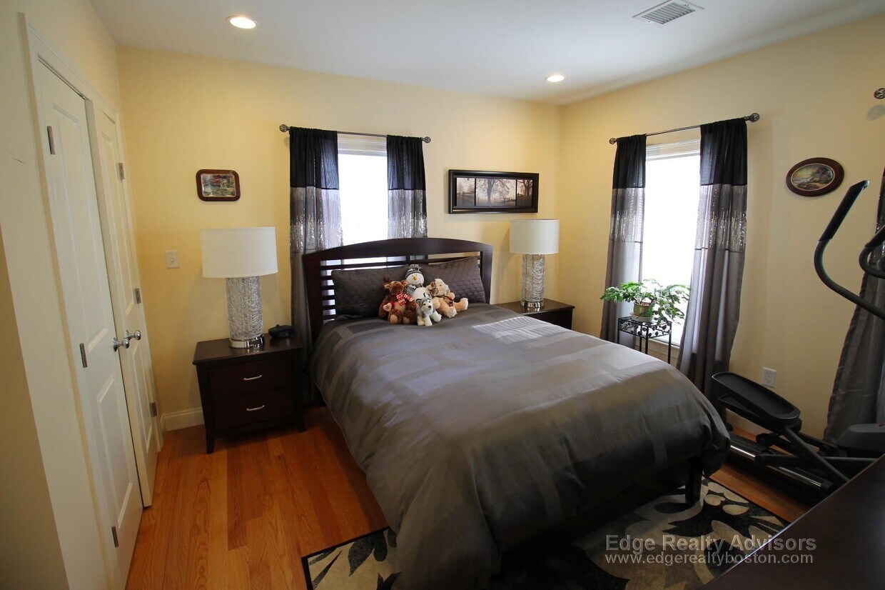 50 Carleton St Unit 3, Newton, MA 02458 Apartments in Newton, MA