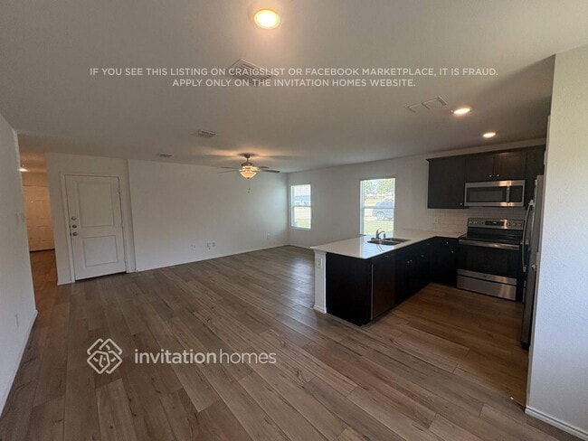 Building Photo - 1330 Mosely Cir
