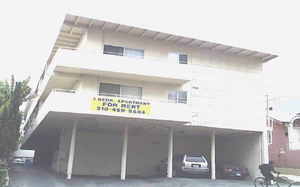 Building Photo - 1013 N San Vicente Blvd