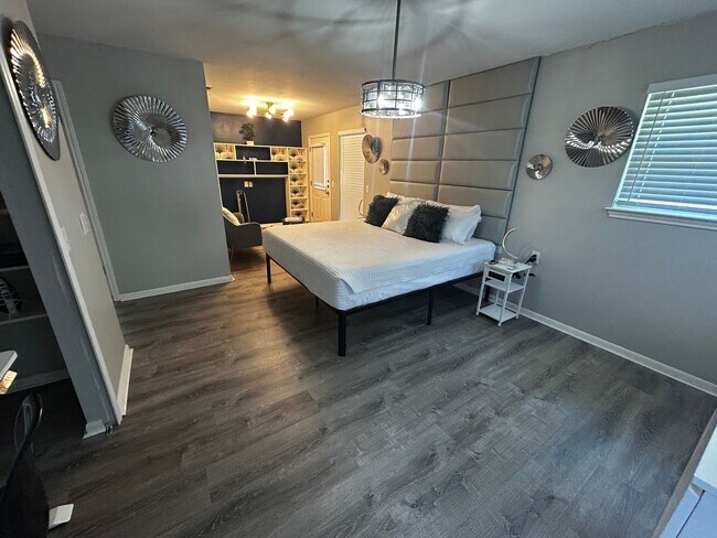 Foto del edificio - 7106 Linkcrest Dr