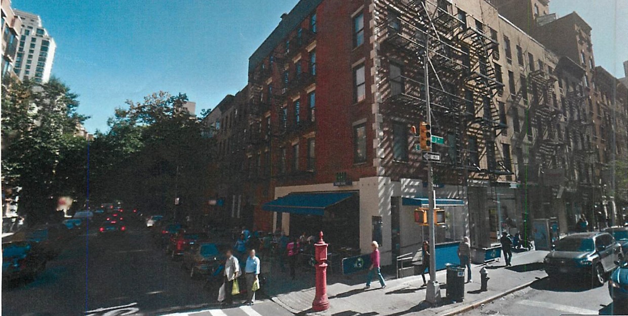 Building Photo - 1327 Third Ave