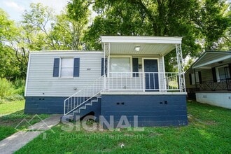 Building Photo - 3909 39th Ct N