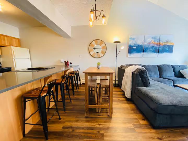 Foto principal - 203 E Meadow Mile
