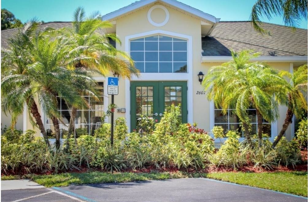 Foto principal - Lake Forest Park- Senior Living at Ease