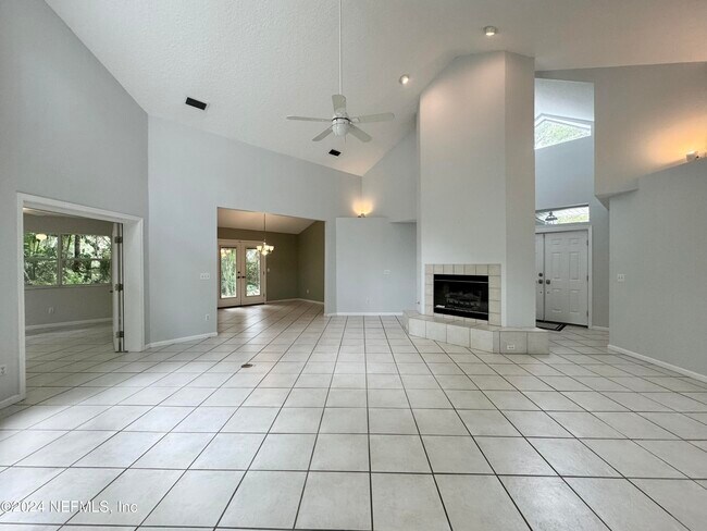Building Photo - 1817 Hopkins Creek Ln