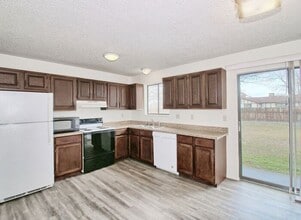 Building Photo - 481-32 1/8 32 1/8 Rd