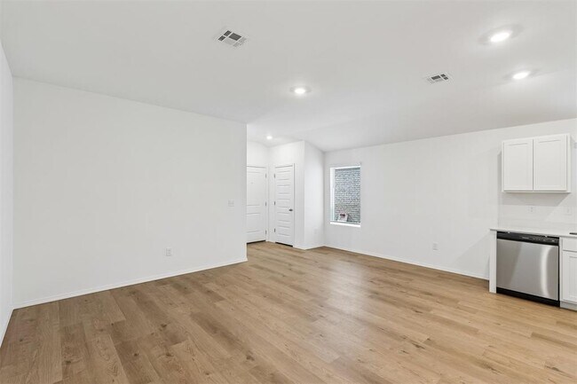 Foto del edificio - 1221 Colt Dr